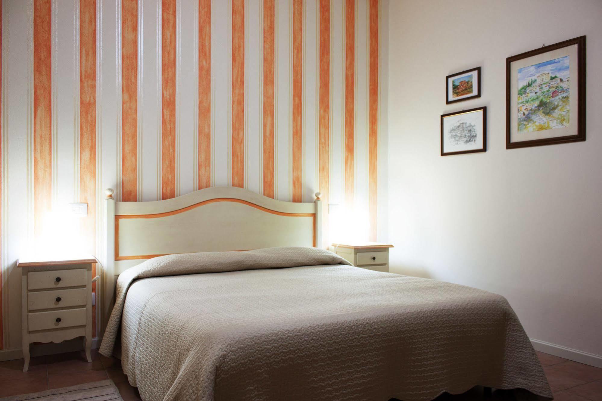 Camere Centro Storico Canelli Luaran gambar